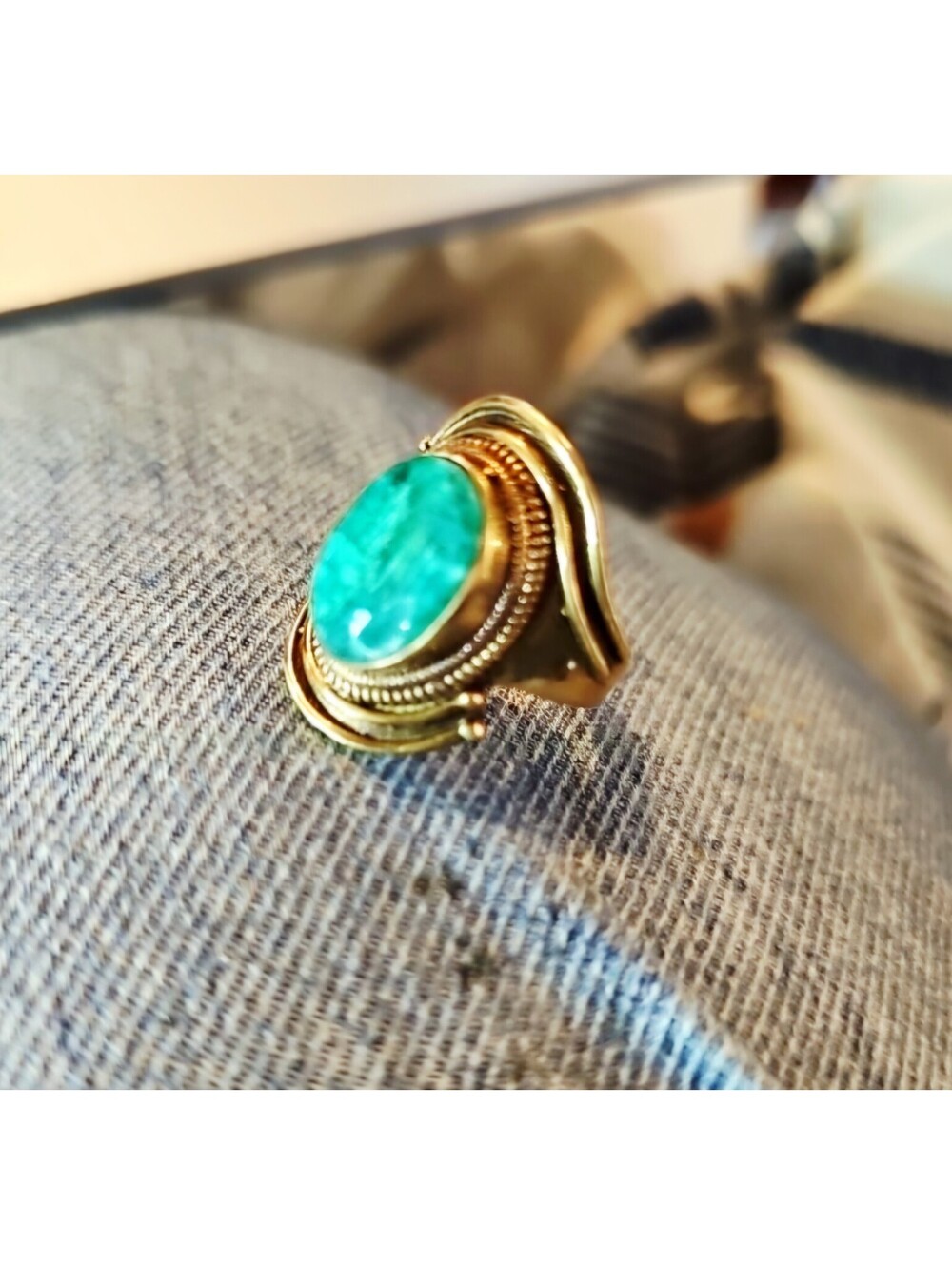 Vintage Brass Natural Faceted Emerald Statement Ring Size 8 Unisex Men Women - Picture 2 of 5